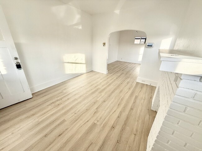 Building Photo - 2413 Milburn St