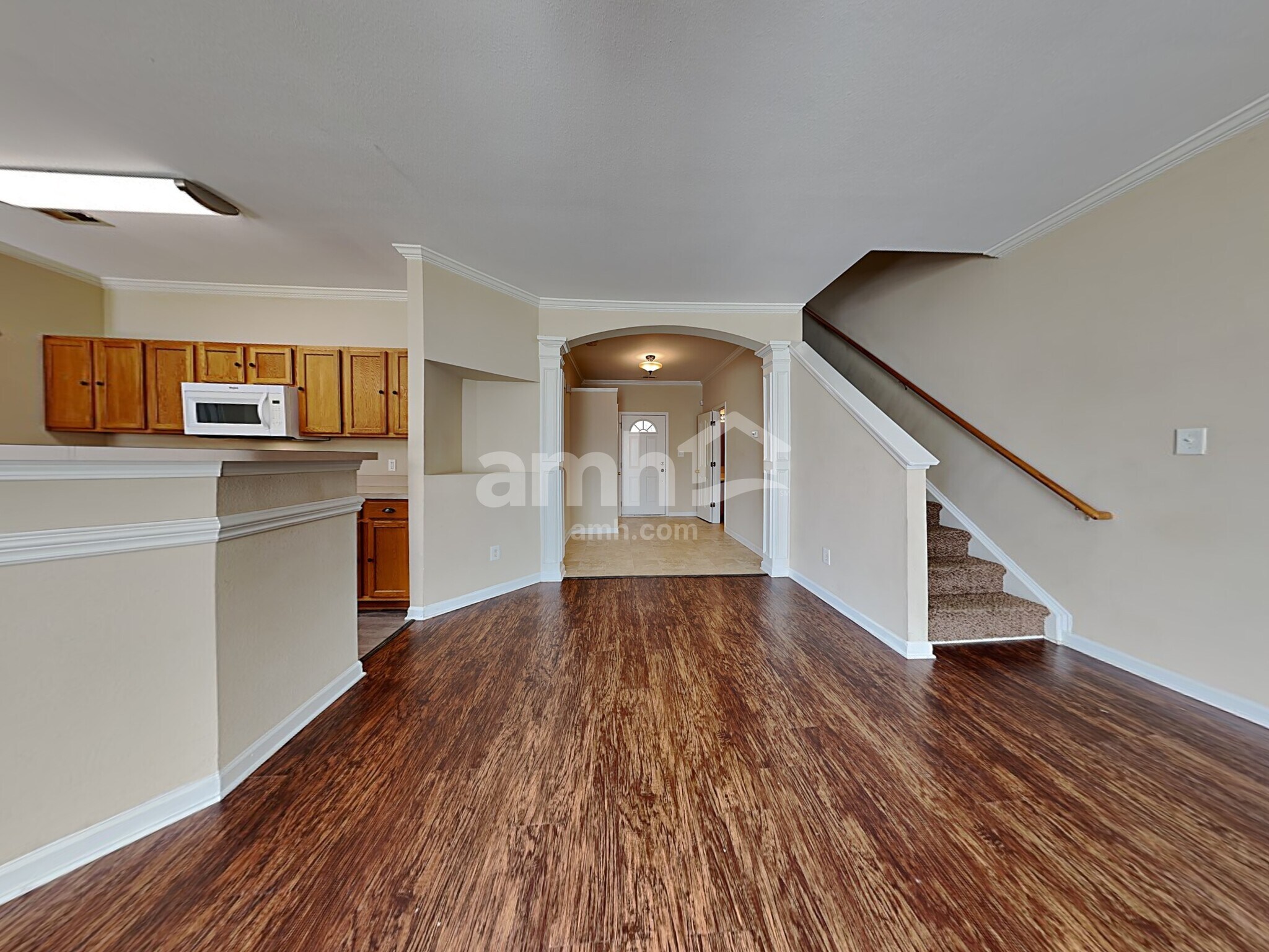Building Photo - 2528 Ingleside Dr
