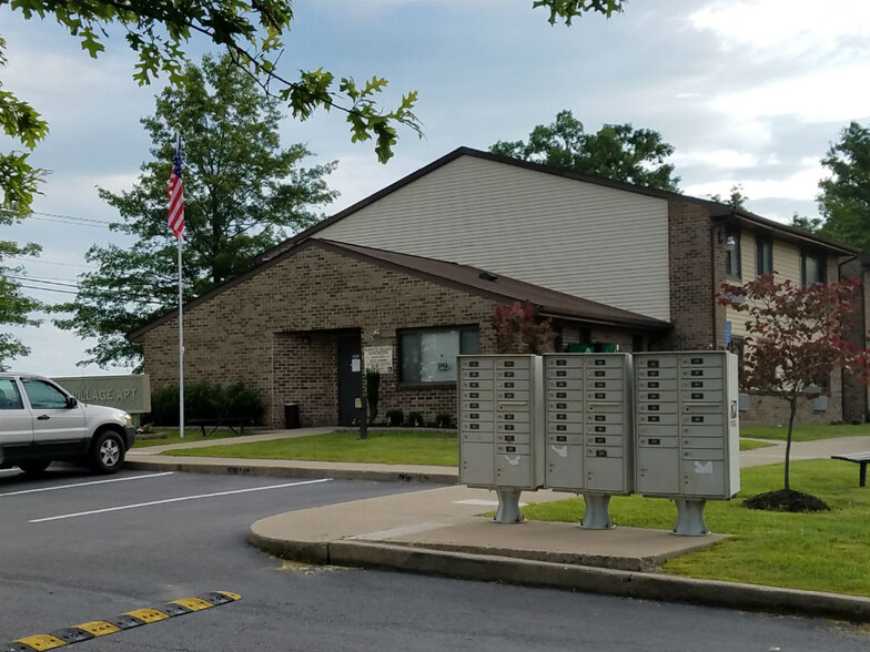 Building Photo - Roberts Village Apartments