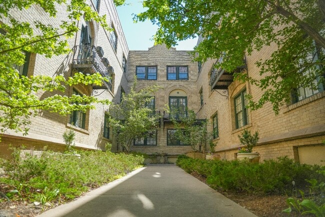 Building Photo - 960 Sherman St