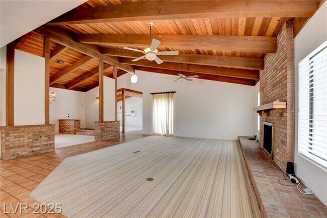 Building Photo - Fabulous Ranch-Style Home on Over Half an Acre – No HOA!