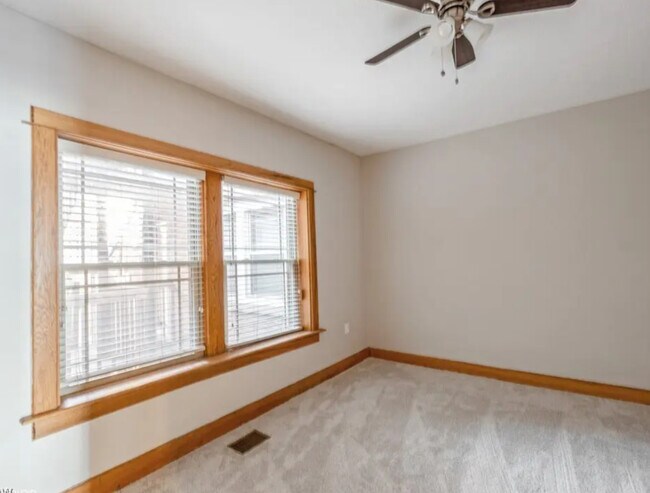 Building Photo - 11433 Ashbury Ave