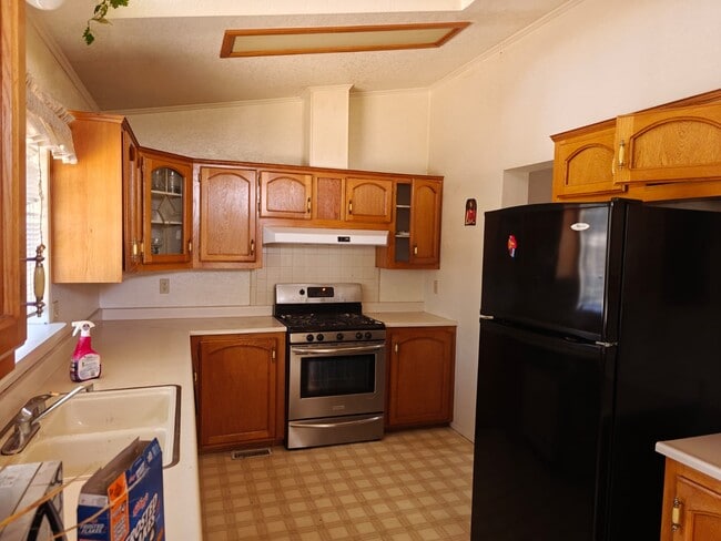 Building Photo - 56575 Dickson Way