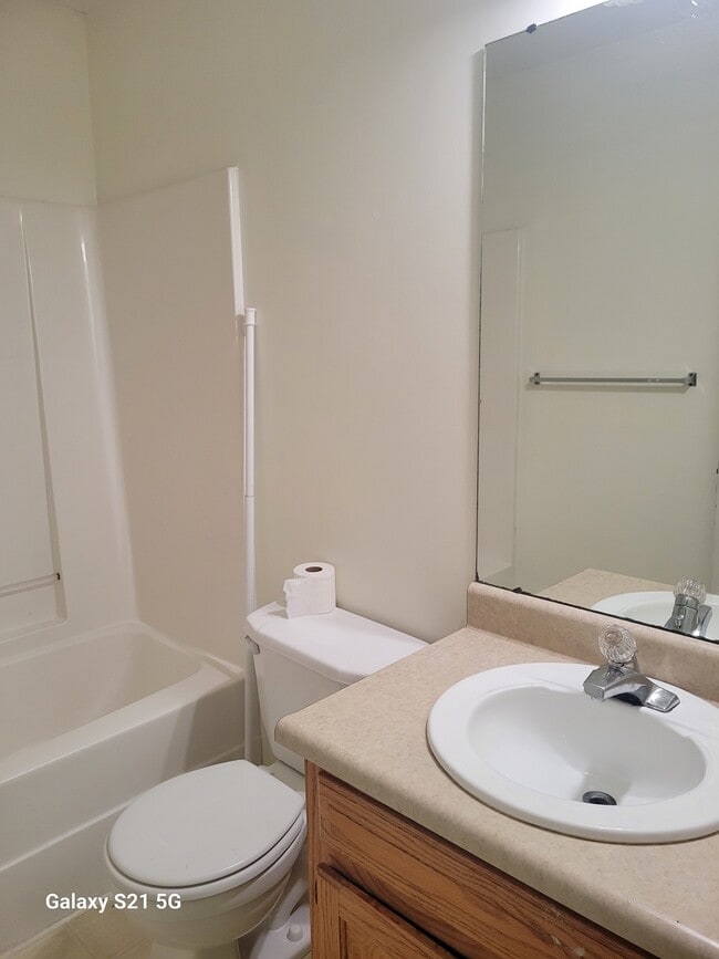Building Photo - 739 Mockingbird Dr