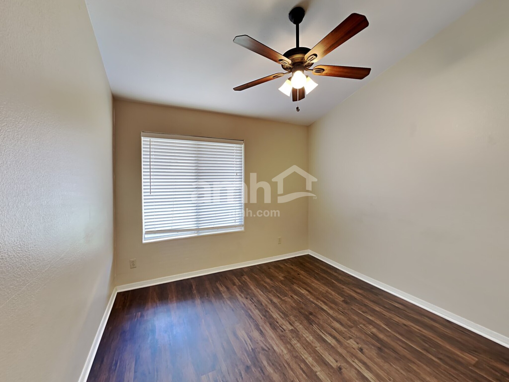 Building Photo - 4038 E Encinas Ave
