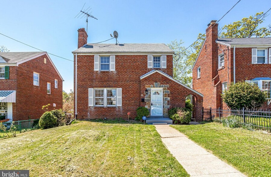 Building Photo - 1807 41st Pl SE