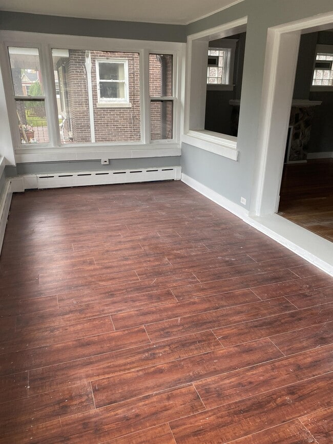 Building Photo - 7324 S Oglesby Ave