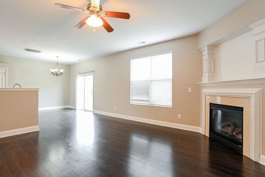 Building Photo - 7035 Winding Cedar Tr