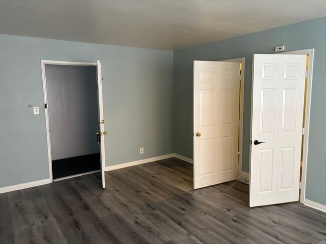 Building Photo - Charming Studio Apartment in Prime Long Be...