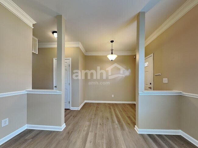 Building Photo - 6859 Coopers Hawk Trl