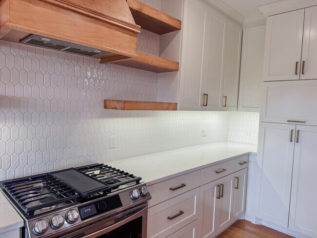 Building Photo - 27 Cadiz Ln