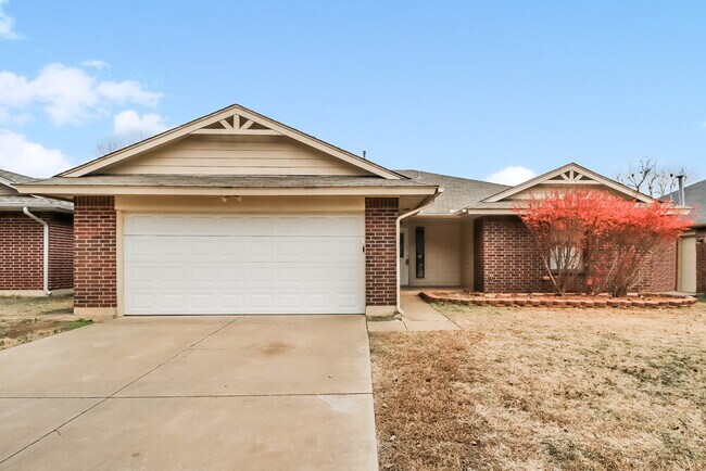 Primary Photo - 16 N Greengate Dr
