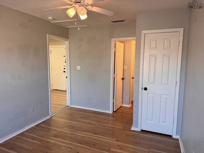 Building Photo - 2939 Parish St