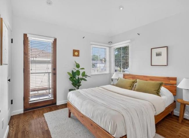 Building Photo - COMPLETELY REMODELED 2 BEDROOM 2 BATH HOUSE