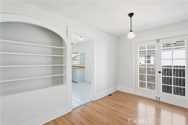 Building Photo - 815 S Juanita Ave