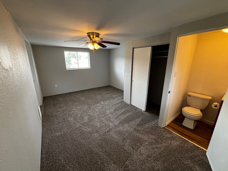 Building Photo - 1461 Collier Ave