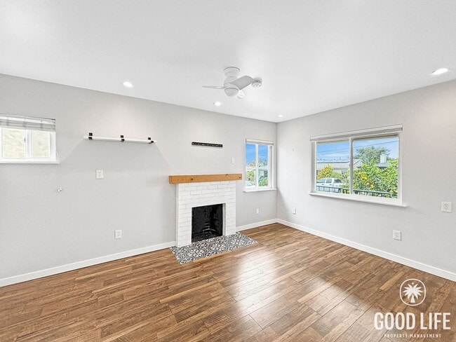 Building Photo - Inviting 3BD/2BA South Park Home with Turf Yards, Hardwood Floors & A/C