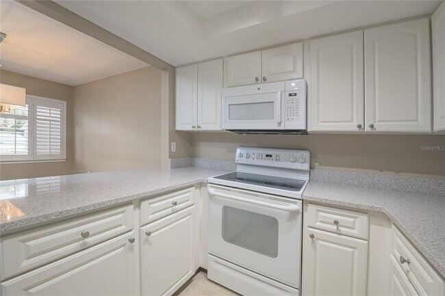 Building Photo - 918 Sunridge Dr