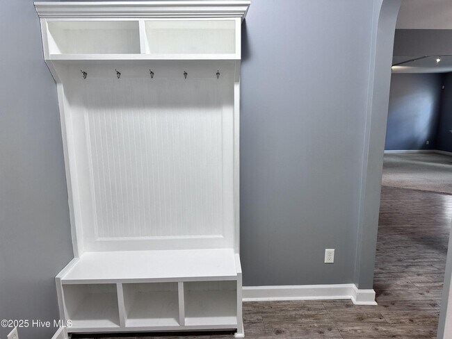 Building Photo - 109 Pennington St