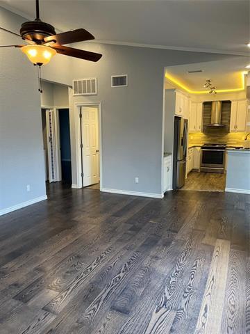 Building Photo - 411 Pebble Way