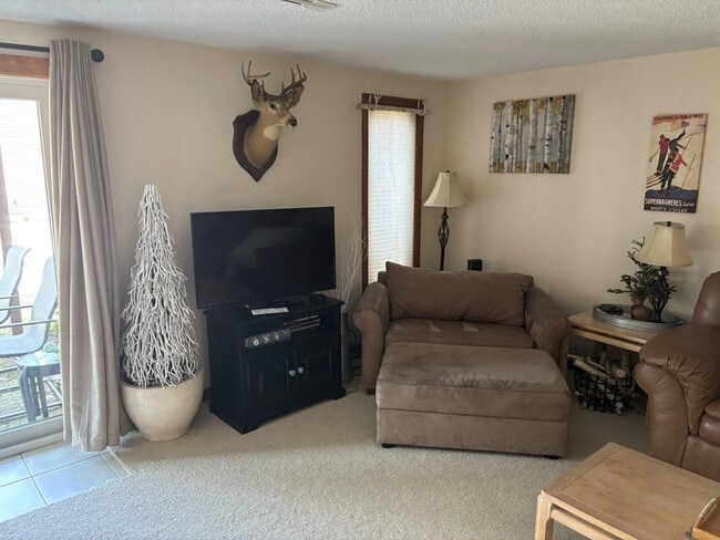 Building Photo - 6A Crestview Ln