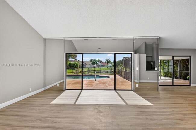 Building Photo - 9645 El Clair Ranch Rd