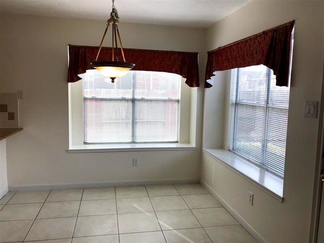 Building Photo - 4011 Harwood Dr
