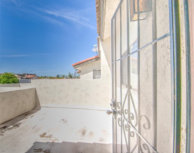 Building Photo - 7761 N 19th Dr