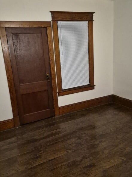 Bedroom #2 size 10x11 - 189 Oak St