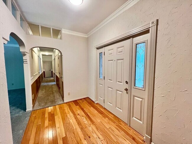 Building Photo - 3005 Hickory Tree Pl