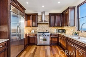 Building Photo - 320 33rd St