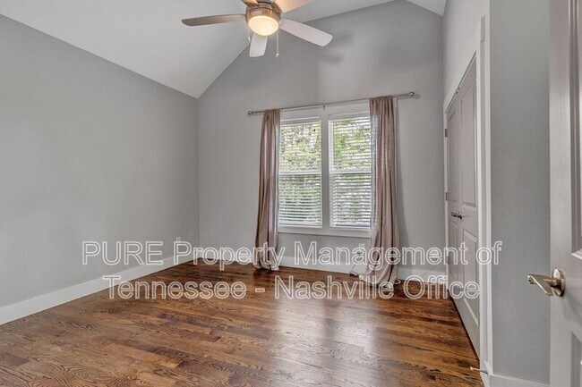 Building Photo - 702B Waco Dr