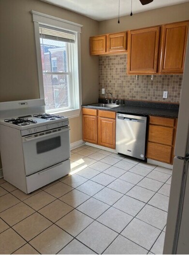 Primary Photo - 5820 S Grand Blvd