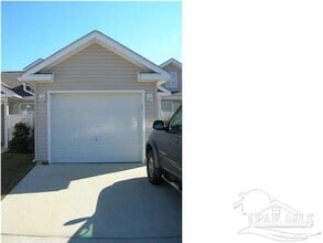 Building Photo - 7885 Stonebrook Dr