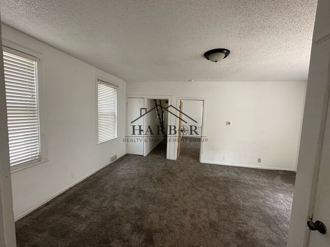 Building Photo - 315 5th Ave NW