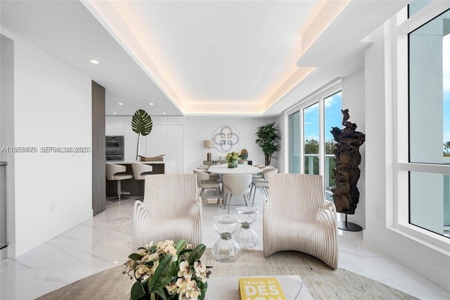 Building Photo - 100 South Pointe Dr