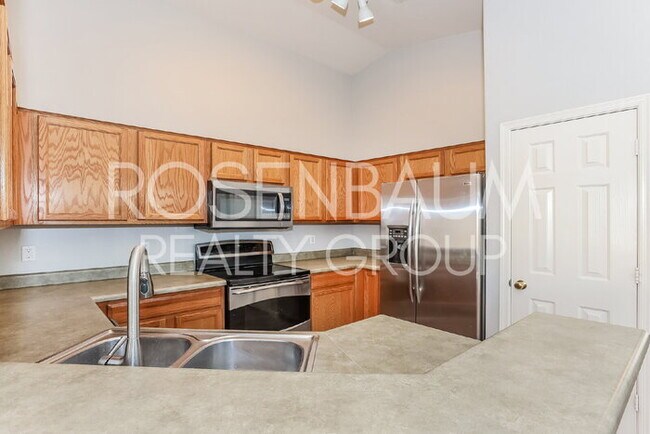 Building Photo - Beautiful 3-bedrooms, 2-baths home nestled...