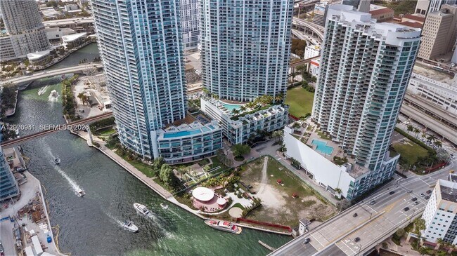 Building Photo - 90 SW 3rd St