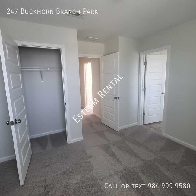 Building Photo - 247 Buckhorn Br Pk