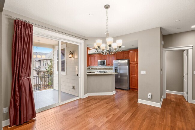 Building Photo - Luxury 3-bedroom, 3.5 Bath Row Home for Rent in Villebois Village Center