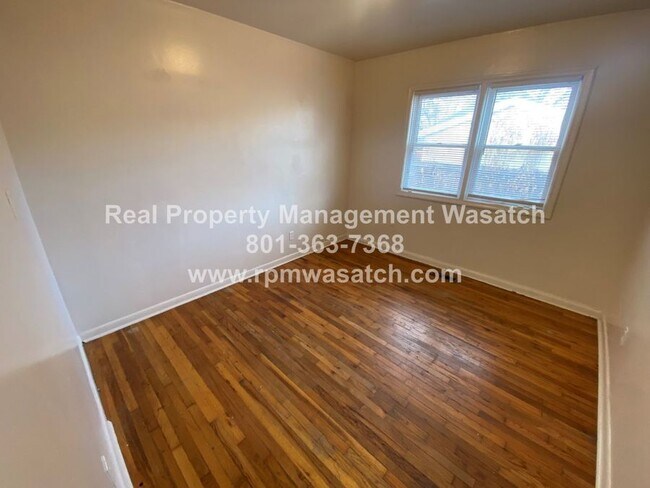 Building Photo - 1480 S Green St