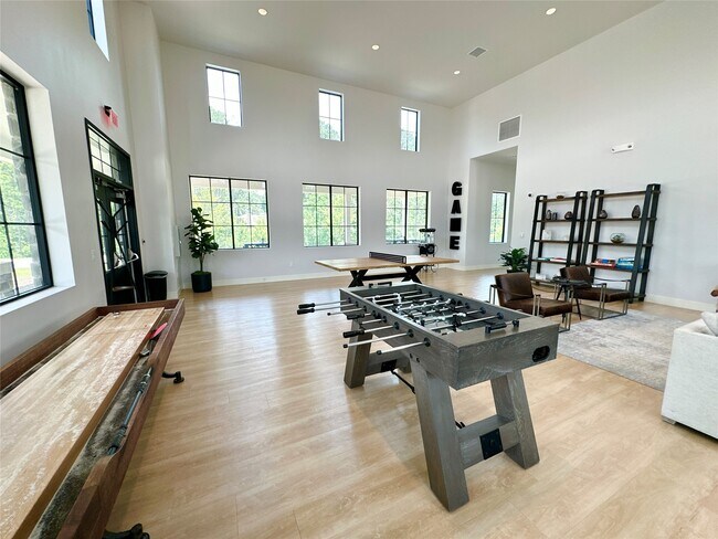 Building Photo - 12187 Ridge Top Dr