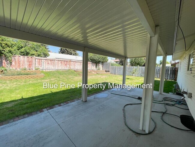 Building Photo - 740 Terrace Dr