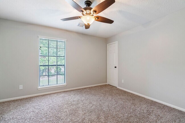 Building Photo - 31 N Duskwood Pl