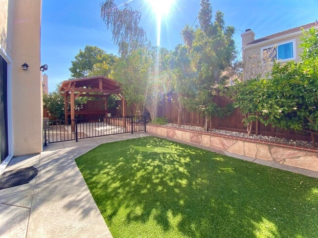 Building Photo - Gorgeous 4-bedroom Ardenwood Home for rent...