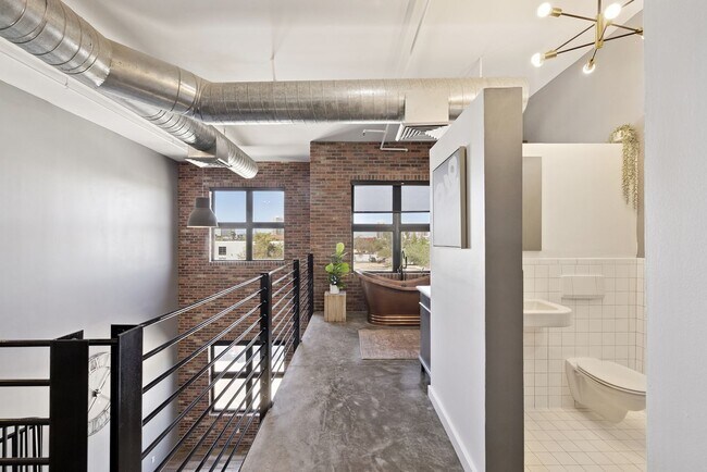 Building Photo - Condo In Artisan Lofts - Phoenix Midtown