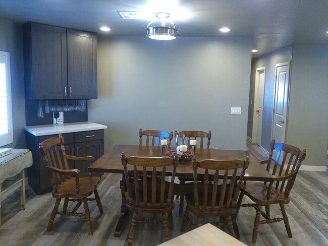 Building Photo - Spacious 4 bedroom 2 bath Double wide Available short term or long term