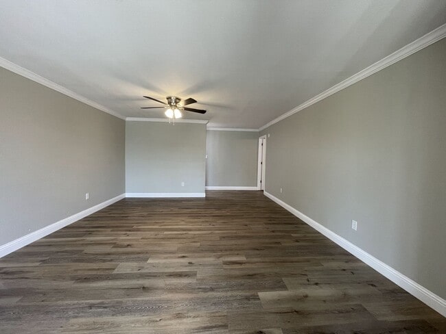 Building Photo - Modern Comfort Awaits: Your Dream 3-Bedroo...