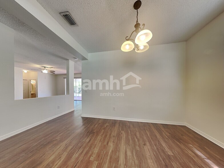 Building Photo - 716 Grand Canyon Dr