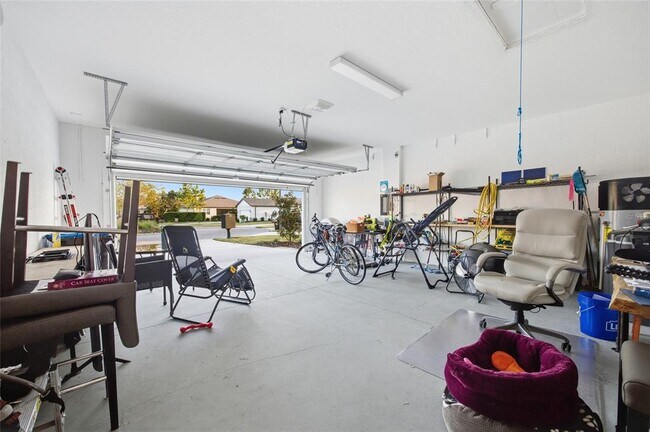 Building Photo - 6176 SW 93rd Ave